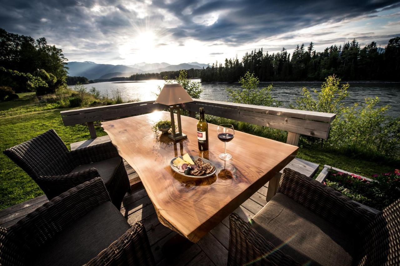Skeena River House Bed & Breakfast Terrace Εξωτερικό φωτογραφία