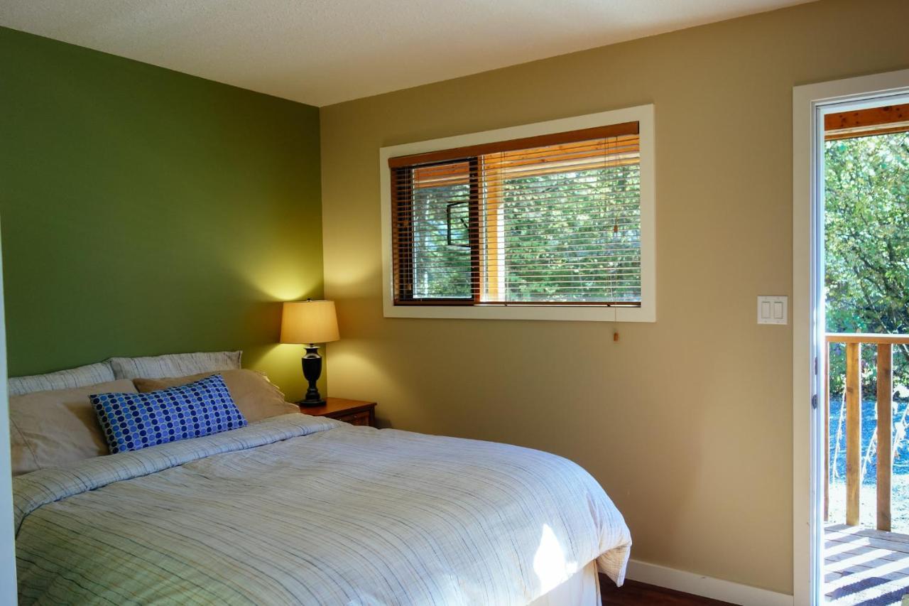 Skeena River House Bed & Breakfast Terrace Εξωτερικό φωτογραφία
